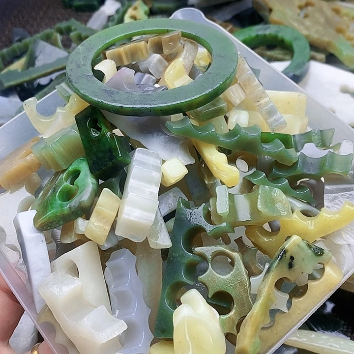 和田玉未镶嵌珠宝半成品