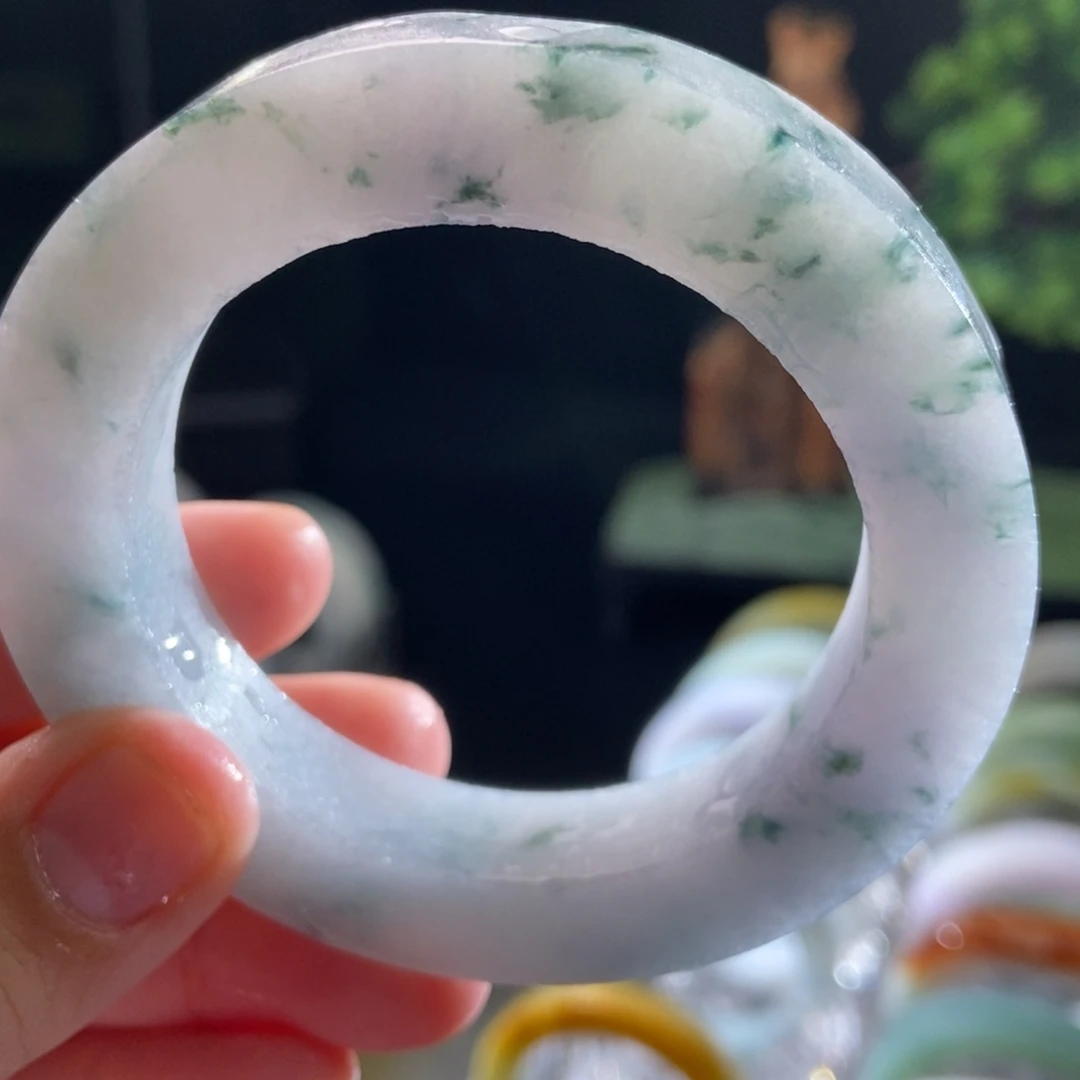 定制翡翠未镶嵌翡翠手镯