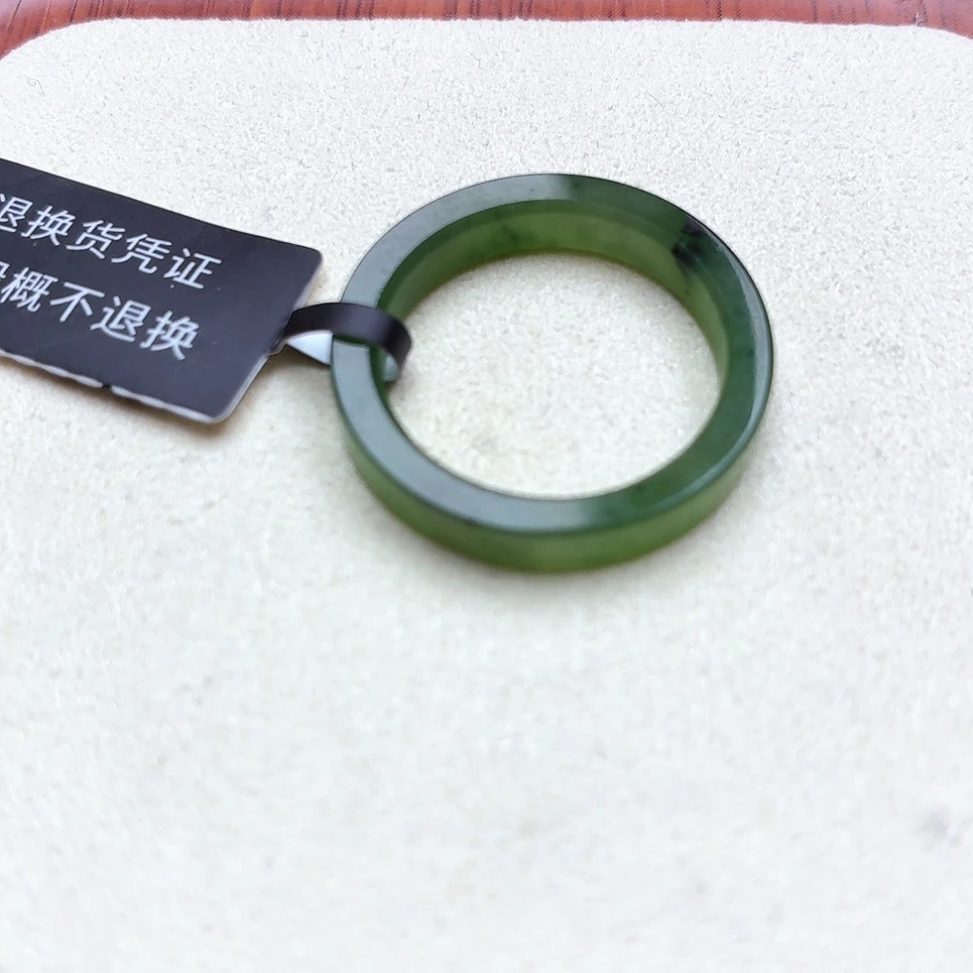矮***儿未镶嵌戒指和田玉17号