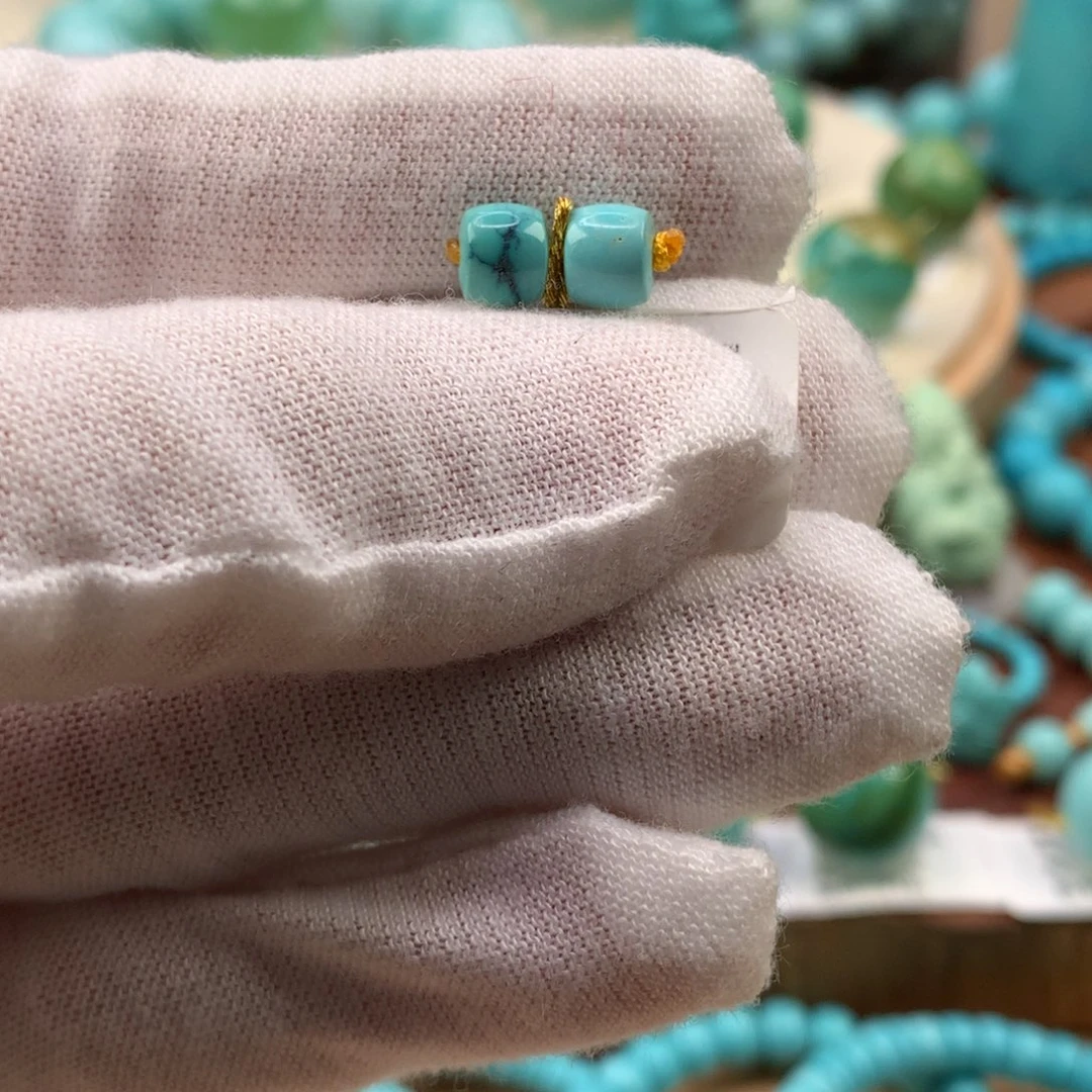 绿松石未镶嵌珠宝奇石高瓷蓝直切对珠5.9mm