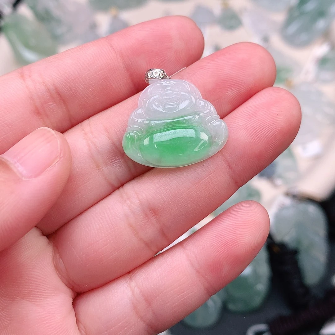 翡翠18K金镶嵌颈饰飘阳绿佛公