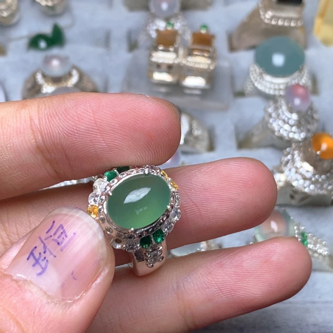 沧***笑定制翡翠未镶嵌天然缅甸翡翠A货