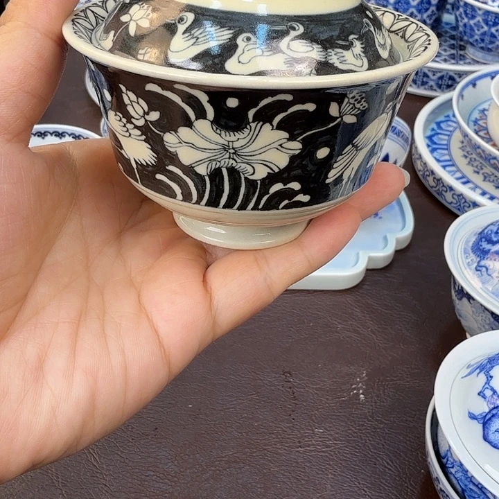 手绘陶瓷福利盖碗