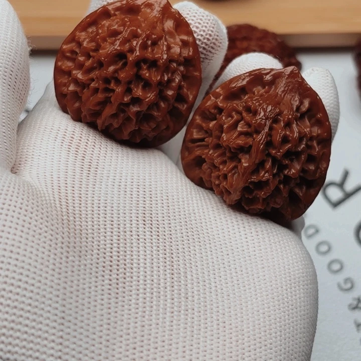 桃核吊坠l****y秦闷核桃