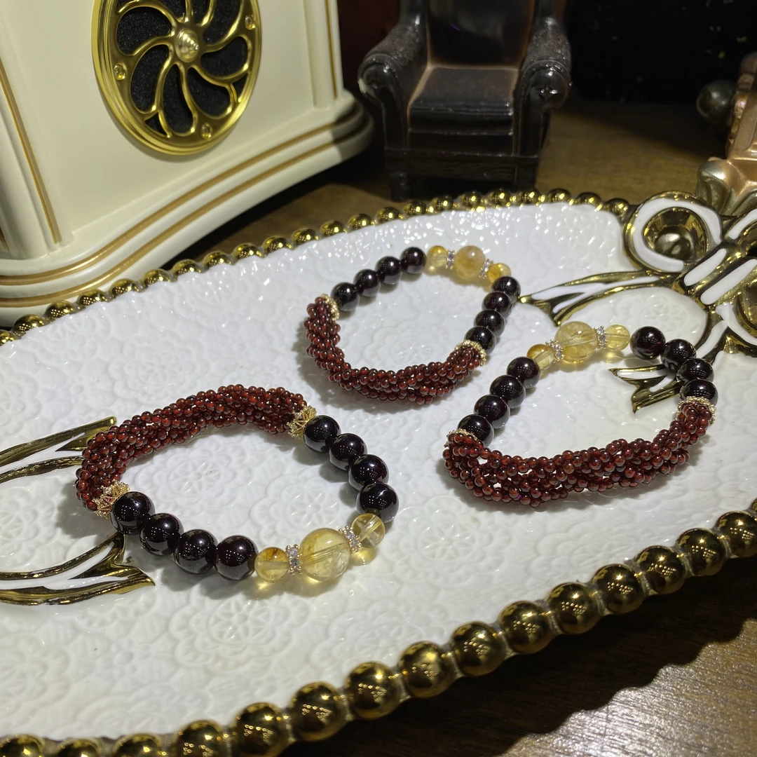 V706-高品质酒红石榴石麻花手串单圈设计款-多样性发其一