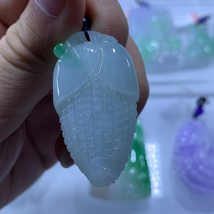 翡翠未镶嵌颈饰天然翡翠A货吊坠