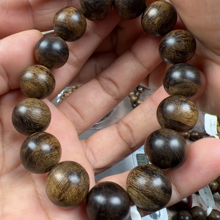 沉香手串芽庄白棋瘤疤