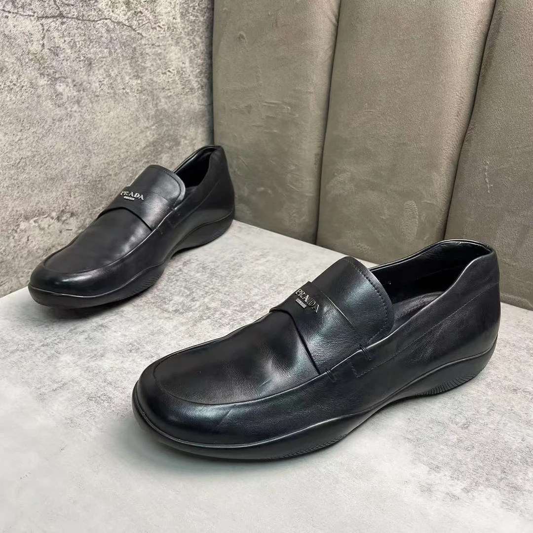 95新 Prada/普拉达 黑色皮革银标舒适百搭软底豆豆鞋/40.5码/96新