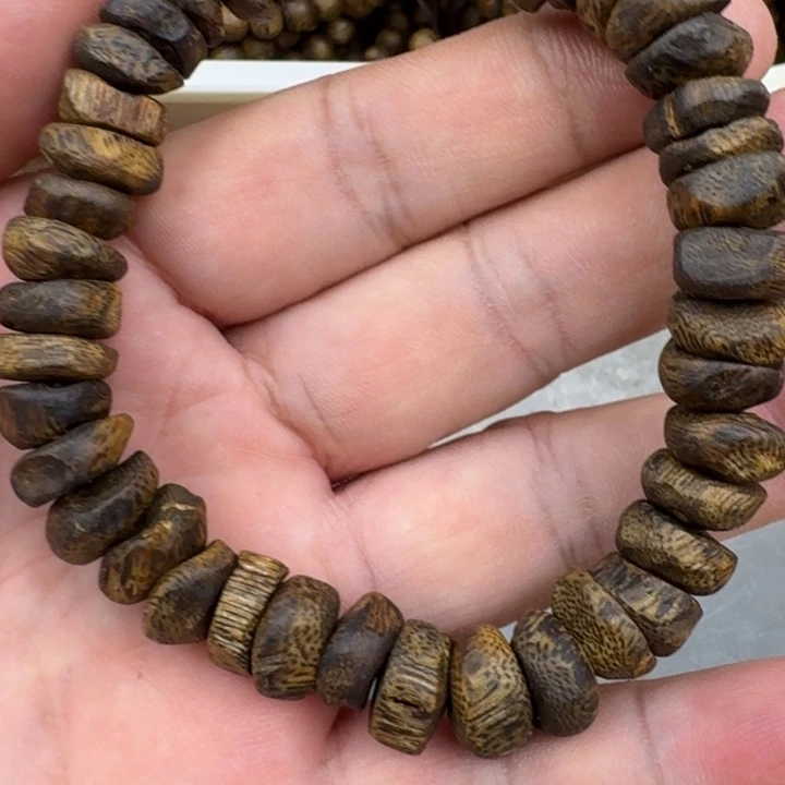 垂***丝沉香手串张勺子手串12克加