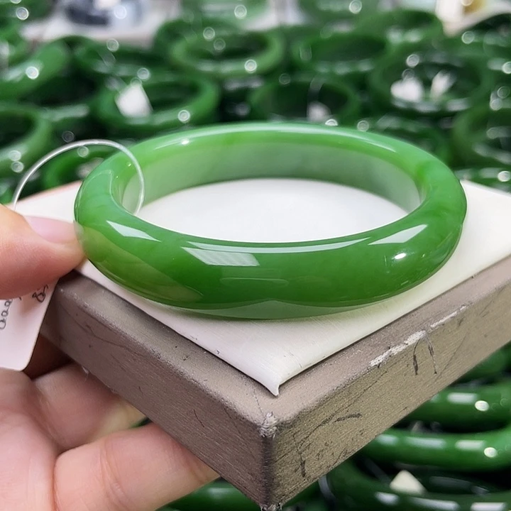 未镶嵌手镯和田玉（碧玉）