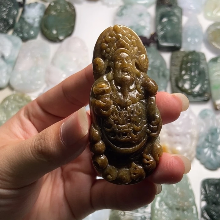 思***厚翡翠未镶嵌颈饰财爷