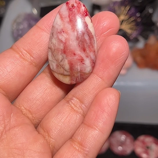 天然辰砂天然朱砂原石吊坠