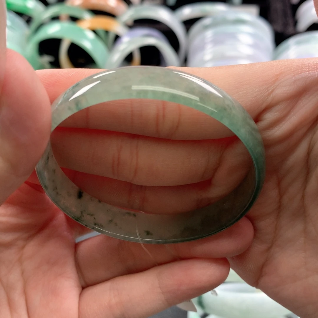 翡翠手镯未镶嵌公主