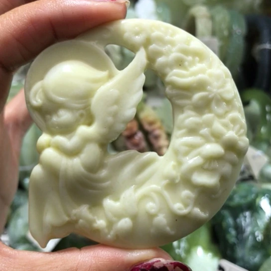 未镶嵌岫玉手镯吊坠