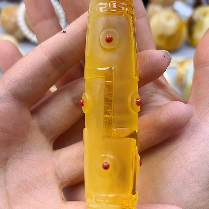 蜜蜡未镶嵌珠宝奇石