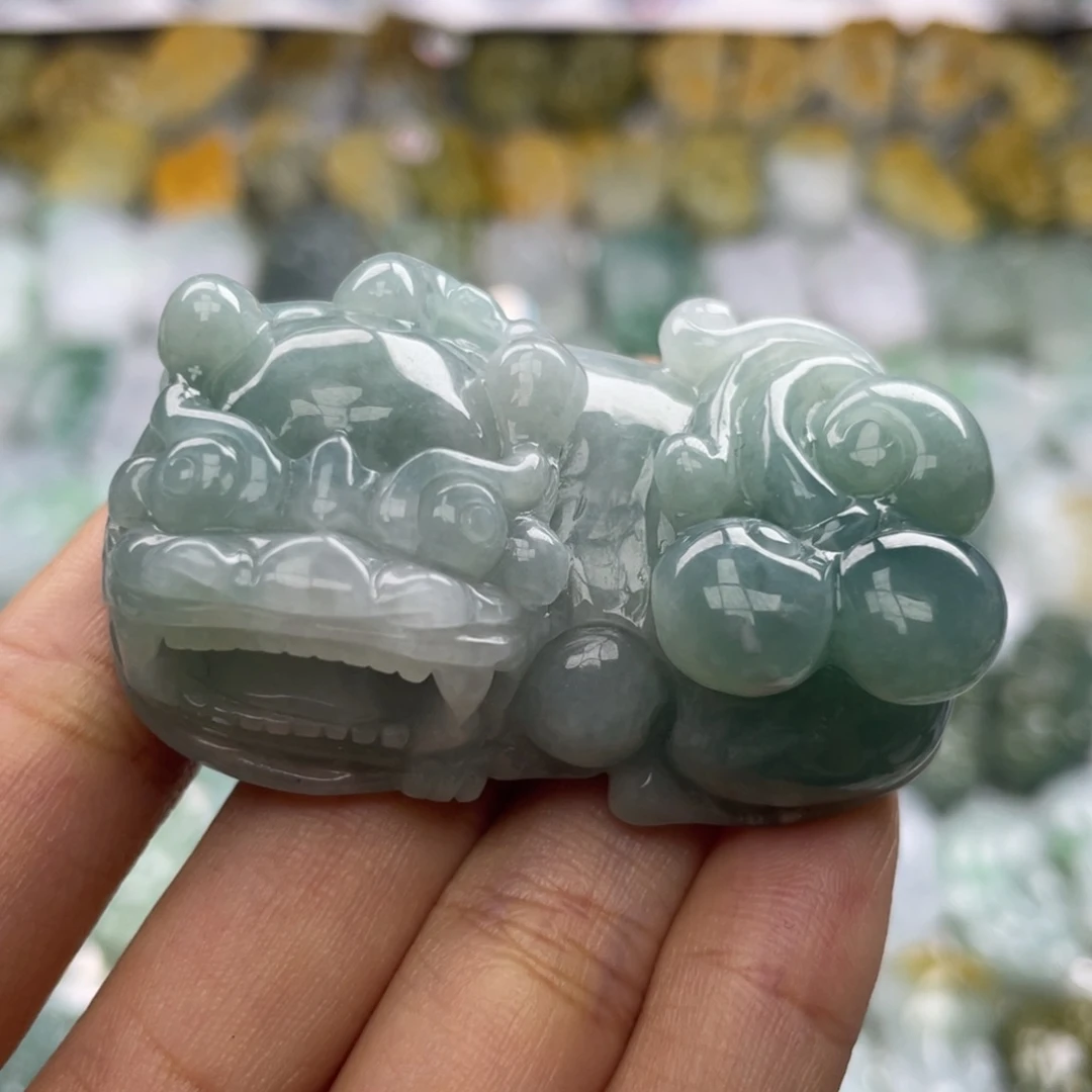 翡翠未镶嵌颈饰貔貅