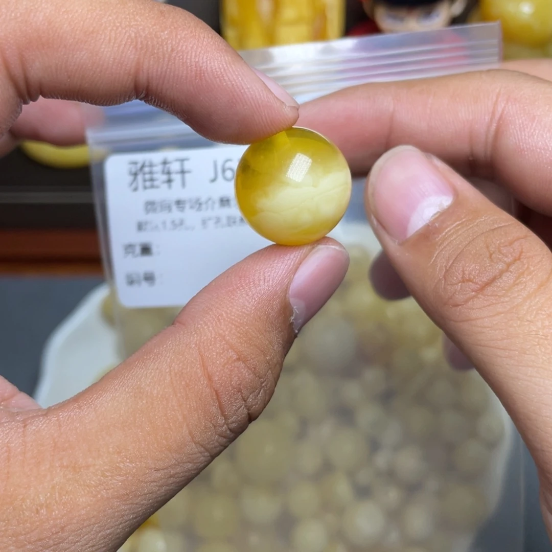 琥珀未镶嵌珠宝奇石