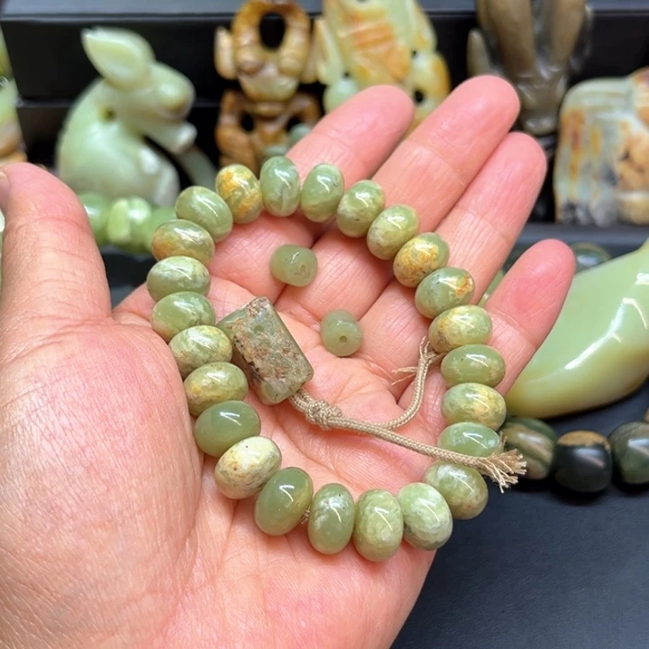 未镶嵌岫岩河磨玉（透闪石质玉）挂件藏*