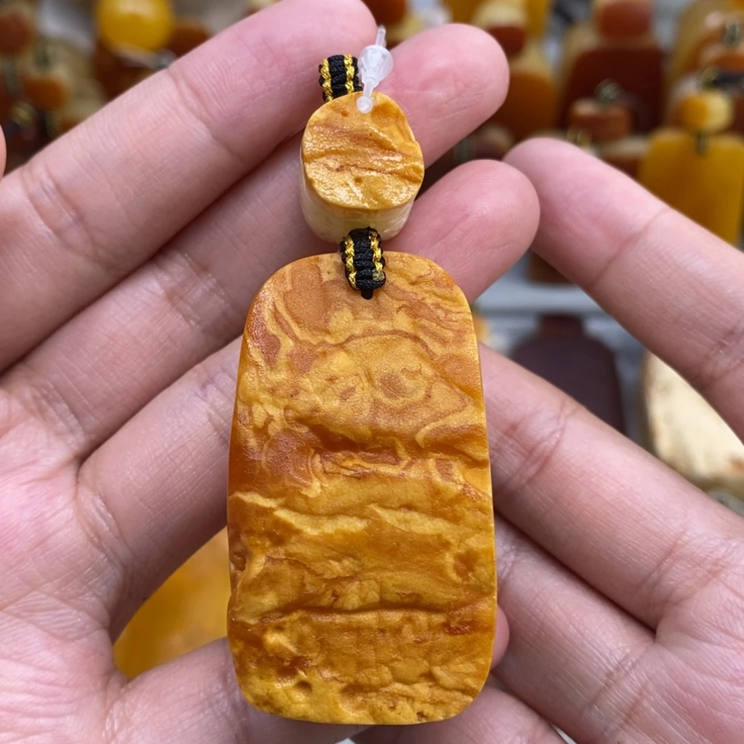 蜜蜡未镶嵌珠宝奇石