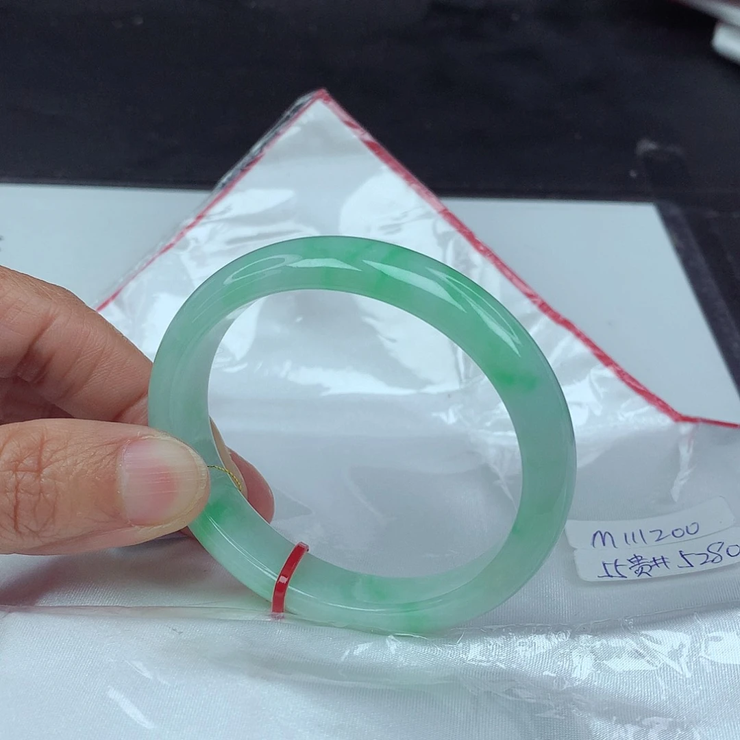 翡翠手镯未镶嵌55贵1200