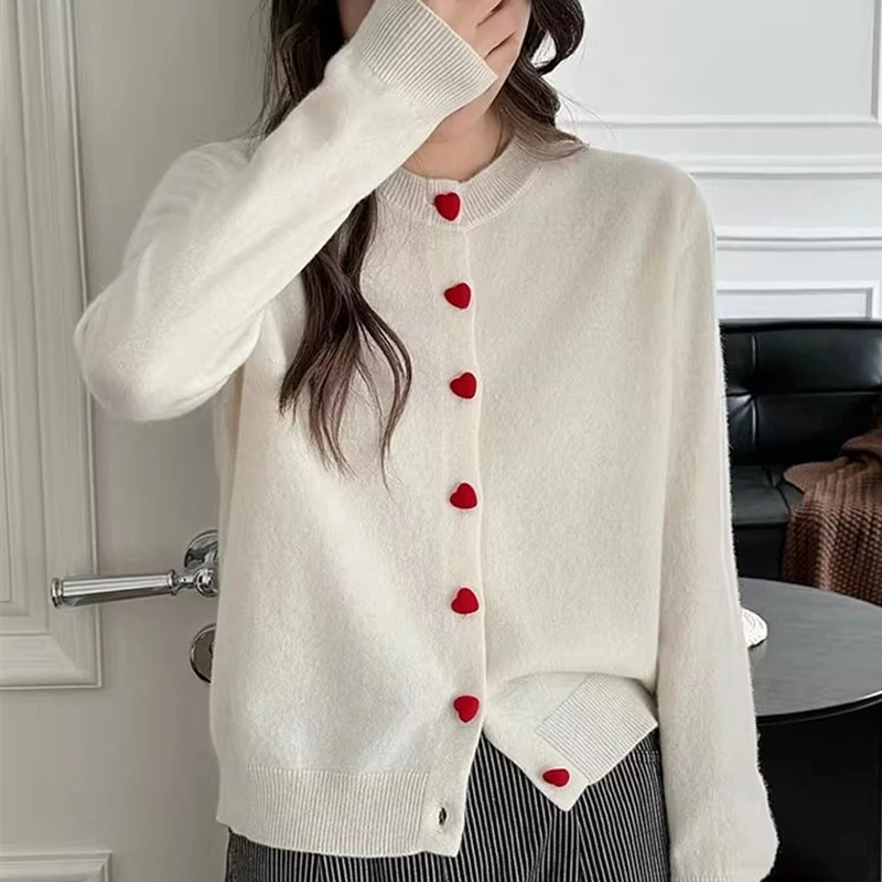 圆领气质100%羊毛开衫女宽松显瘦爱心纽扣时尚针织外套打底上衣