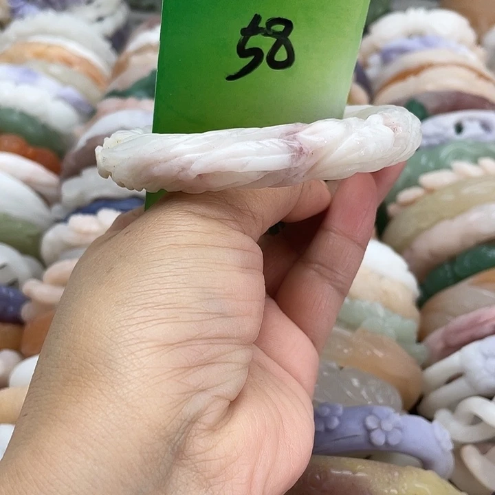 未镶嵌手镯石英岩玉