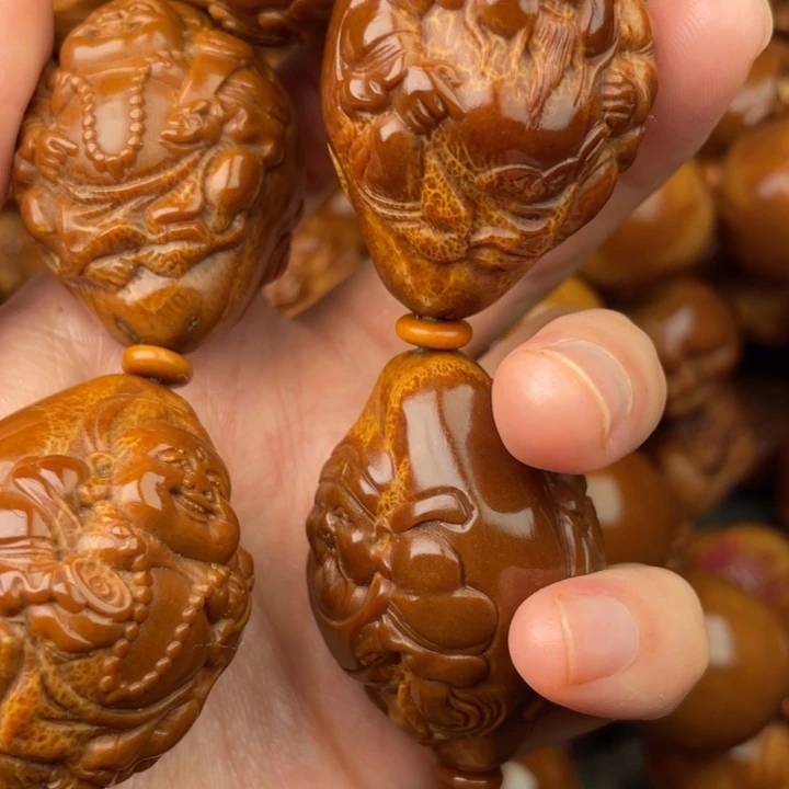 沙***鹰文玩核桃吊坠橄榄核