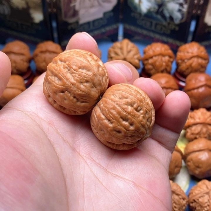 文玩核桃把件虎头