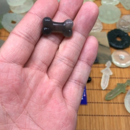 蛇纹石玉挂件未镶嵌泪*