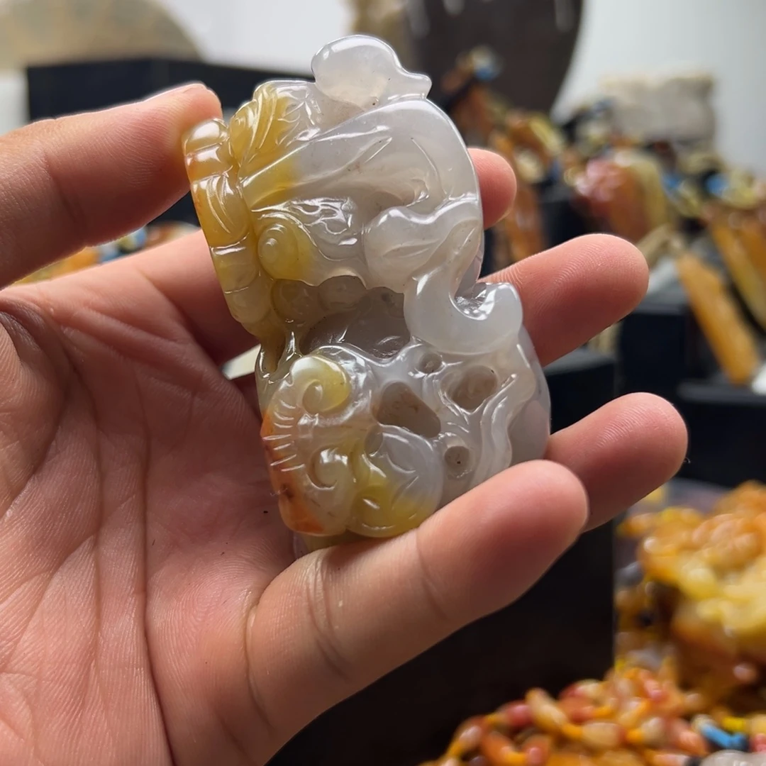 石英质玉（黄龙玉）未镶嵌多选发其一