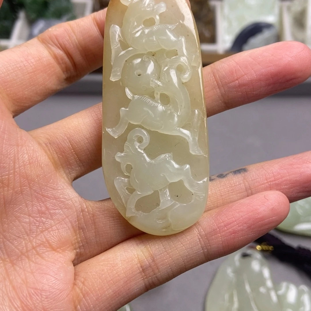 和田玉未镶嵌颈饰