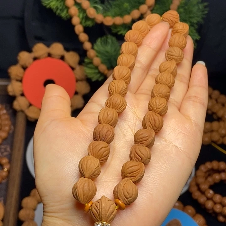 秦岭龙纹桃核手持