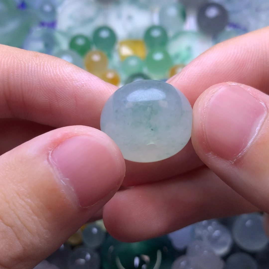 用***8定制翡翠未镶嵌珠子