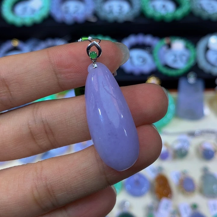 翡翠18K金镶嵌颈饰翡翠