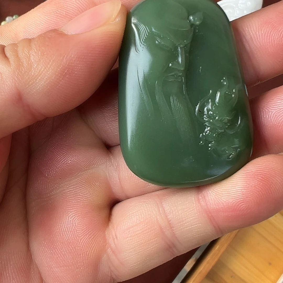 颈饰未镶嵌和田玉（糖玉）