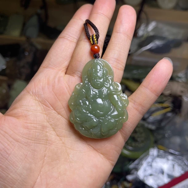 天然和田玉黄财神象征财富与智慧双重丰盈福德招米的平安