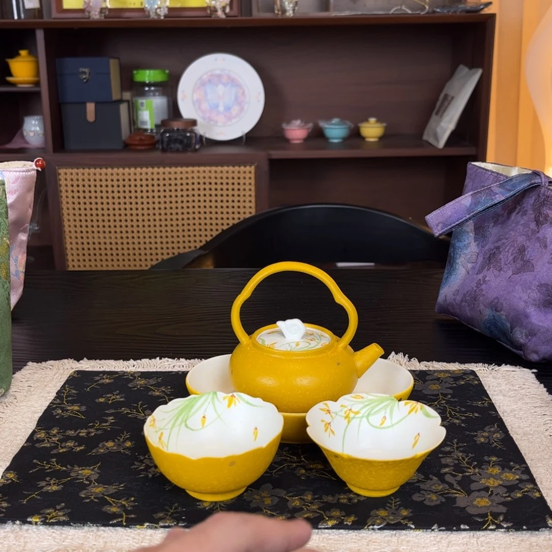 四件套小兰花提梁壶