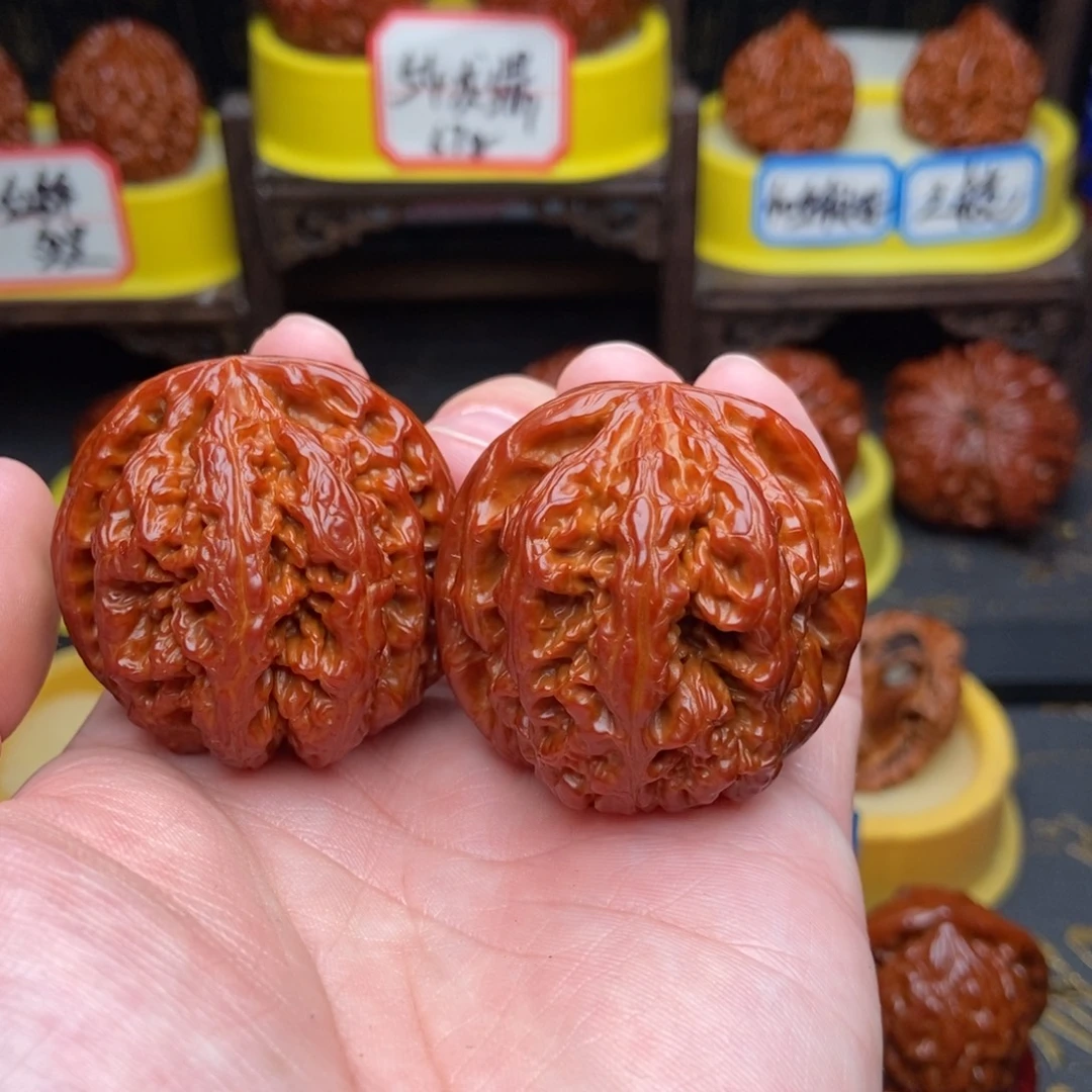 毒***。文玩核桃吊坠42大粗筋