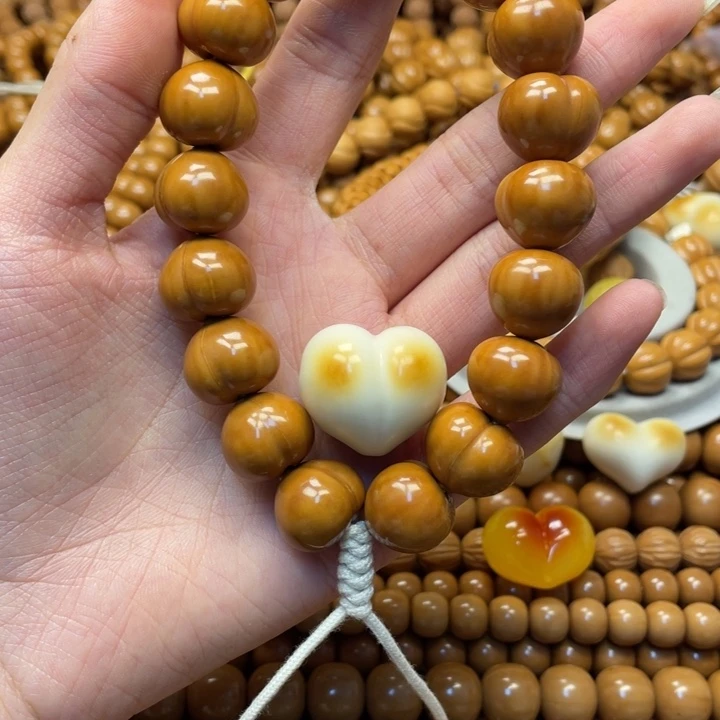 奶****猴头核桃手串全品屁桃加爱心