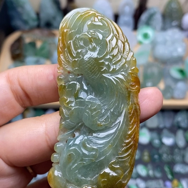 翡翠未镶嵌颈饰凤穿牡丹