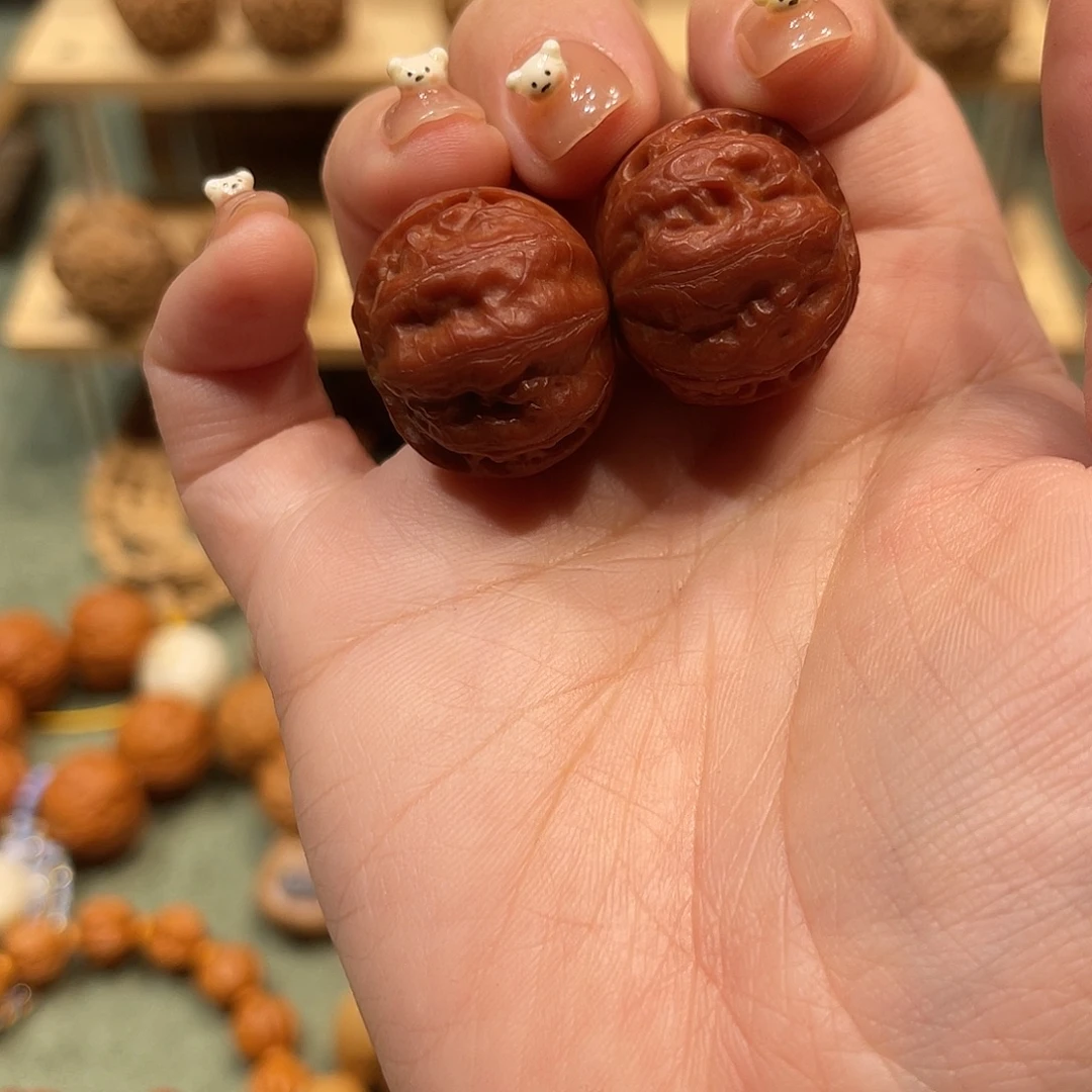 把件文玩核桃红皮肉筋八棱