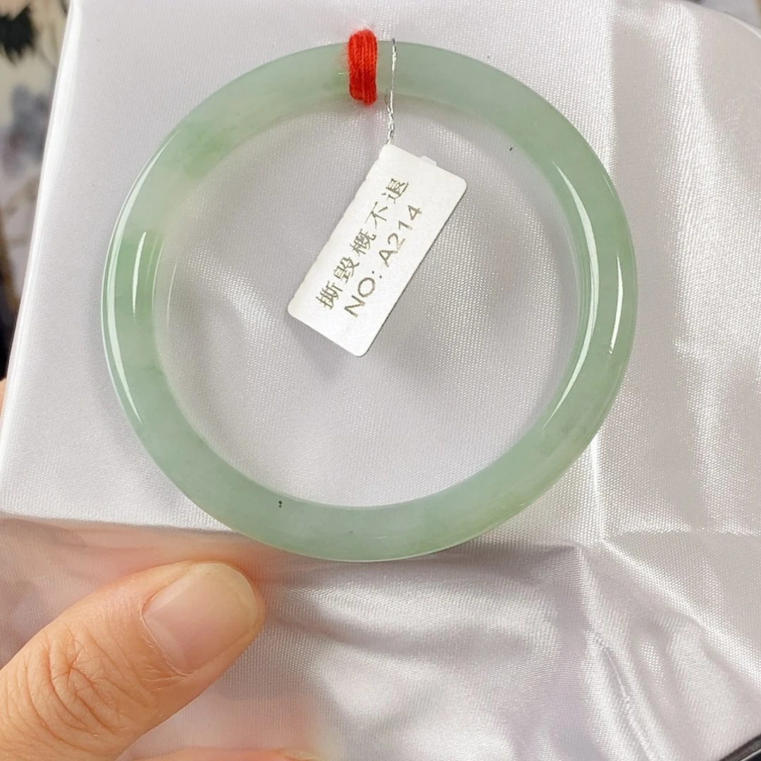 未镶嵌手镯翡翠手镯
