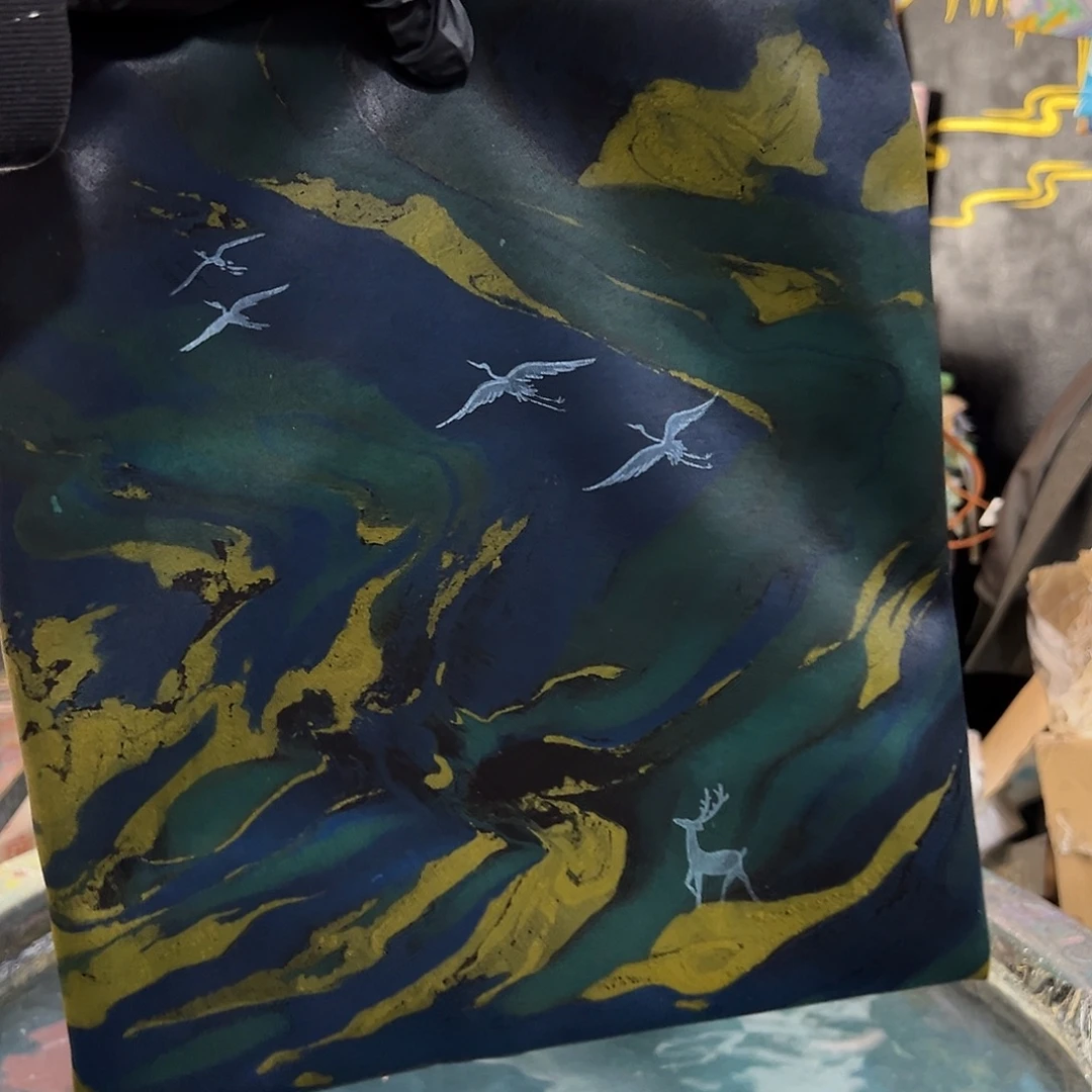 手绘黑色单肩丝绒包