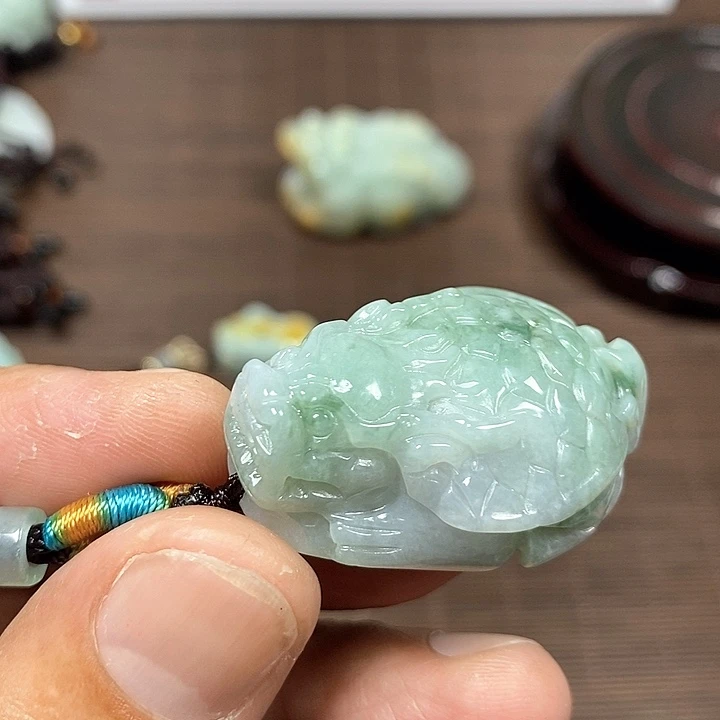 颈饰未镶嵌翡翠天然翡翠玉A货配证书