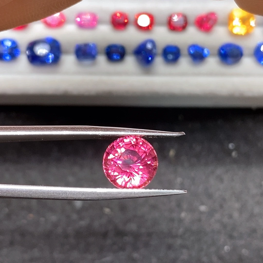 3.74克拉天然全净满火彩阿富汗红碧玺未镶嵌碧玺