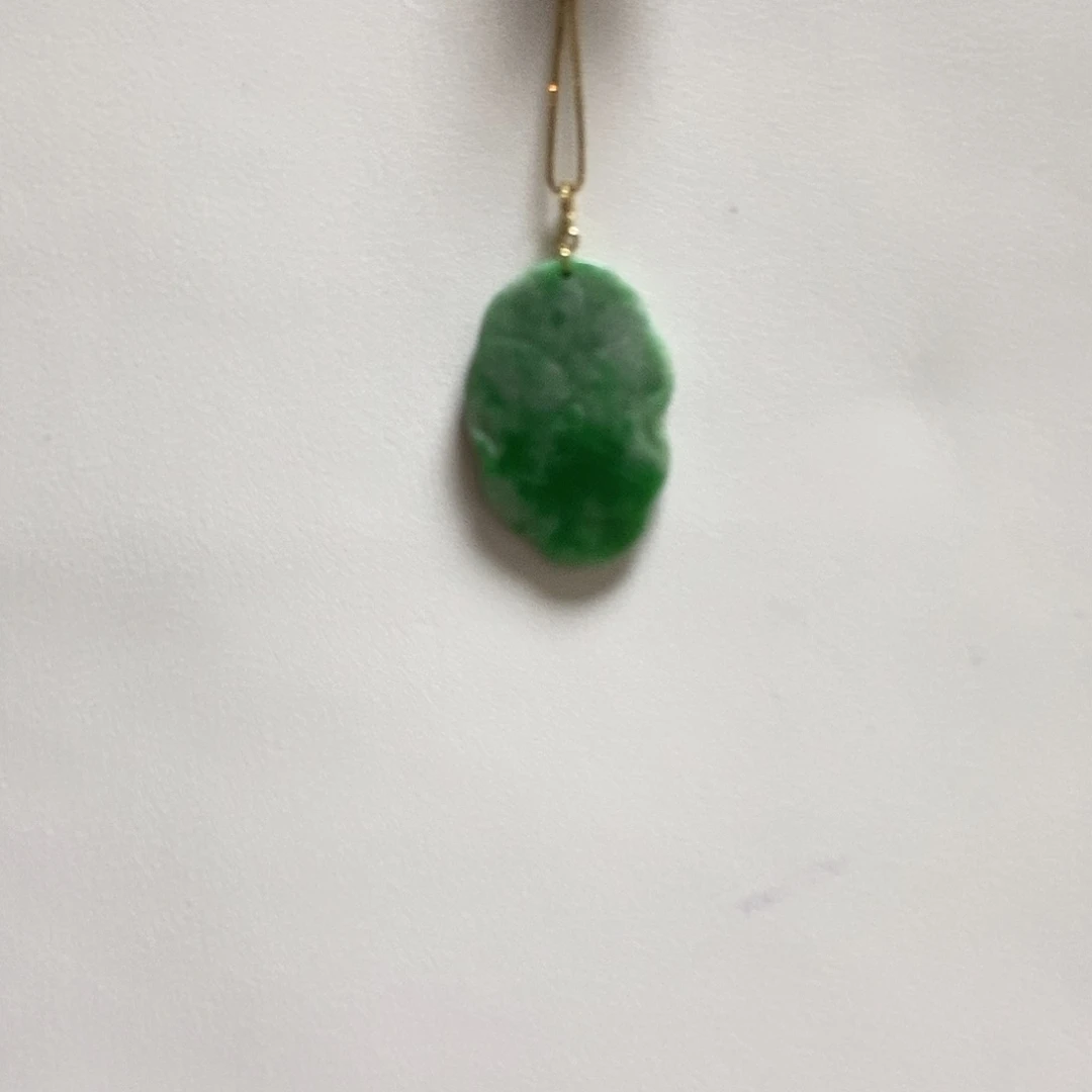 翡翠18K金镶嵌颈饰简单