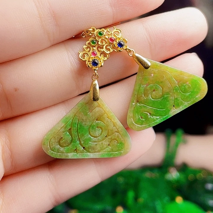 翡翠未镶嵌颈饰多样性