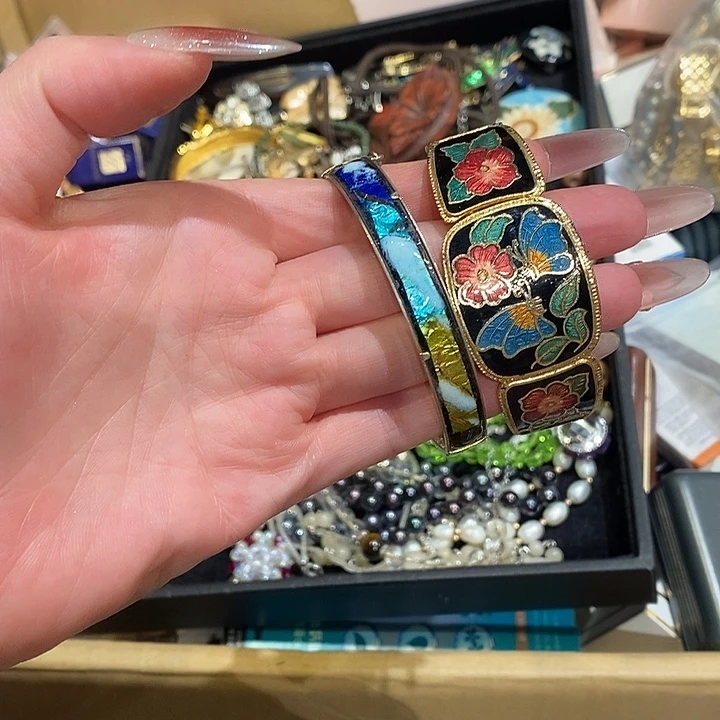 瑞***宝花岗石铁合金中古香水沐浴露持久留香