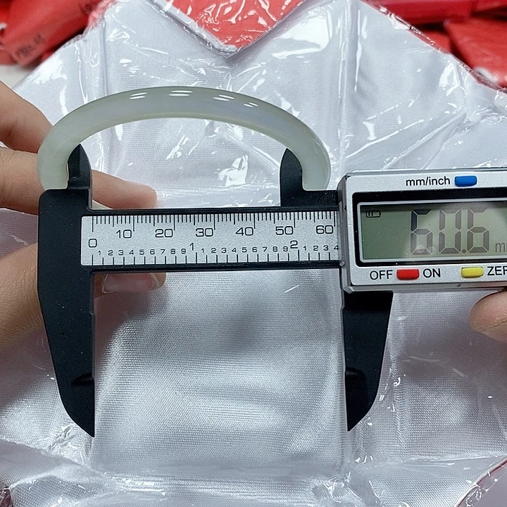 翡翠手镯未镶嵌28