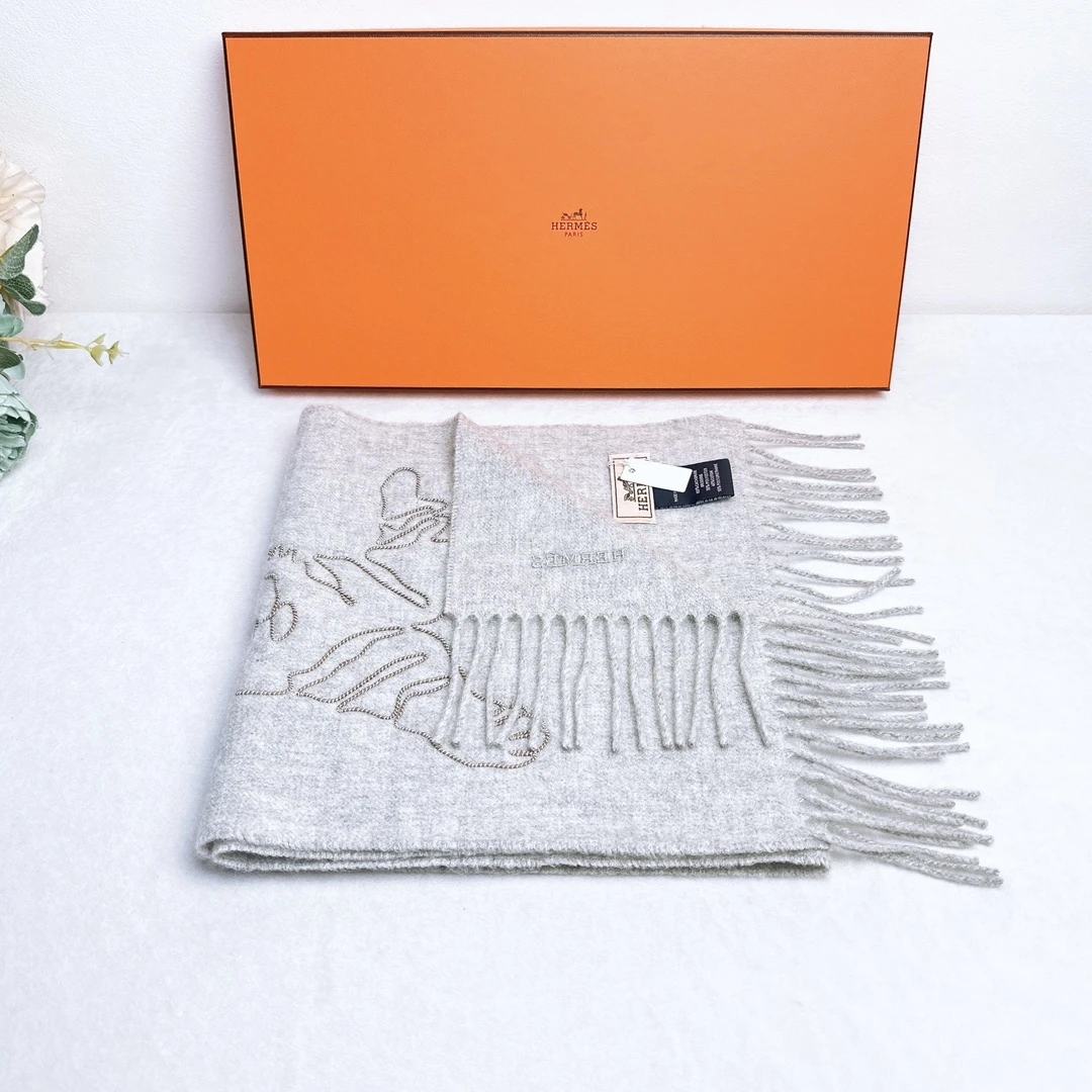 全新未使用 Hermes/爱马仕 围巾/Xsy5861